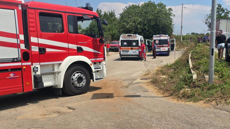 Tragedia a Zungri, scontro stradale auto-moto, nell’incidente morto un giovane