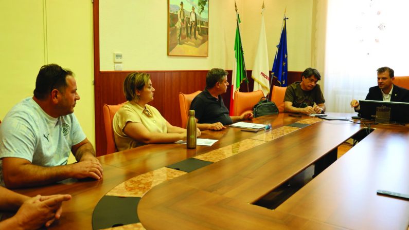 Potenza, in ostaggio per 20 metri di strada Sp 168 chiusa