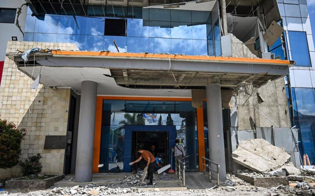 Terremoto in Indonesia, almeno 51 morti e migliaia di sfollati
