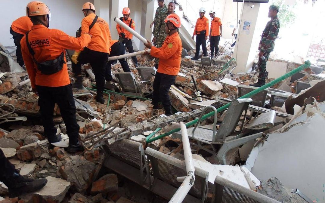 Terremoto in Indonesia, 47 morti e 2mila sfollati. Caccia ai dispersi