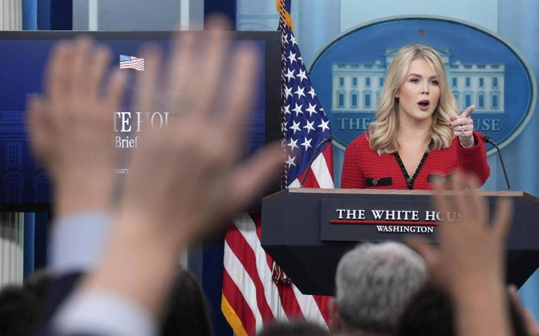 Trump, la portavoce Karoline Leavitt lascia l’incarico. Il presidente: “La capisco”