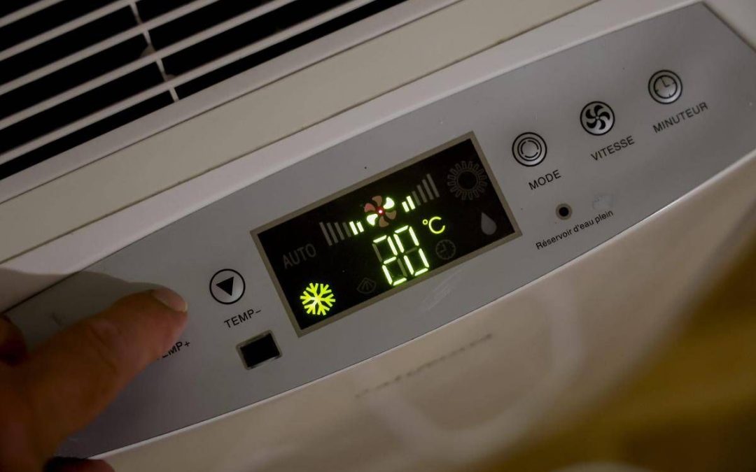 Caldo, come affrontare le notti tropicali: i 4 consigli (fondamentali) dell’esperto