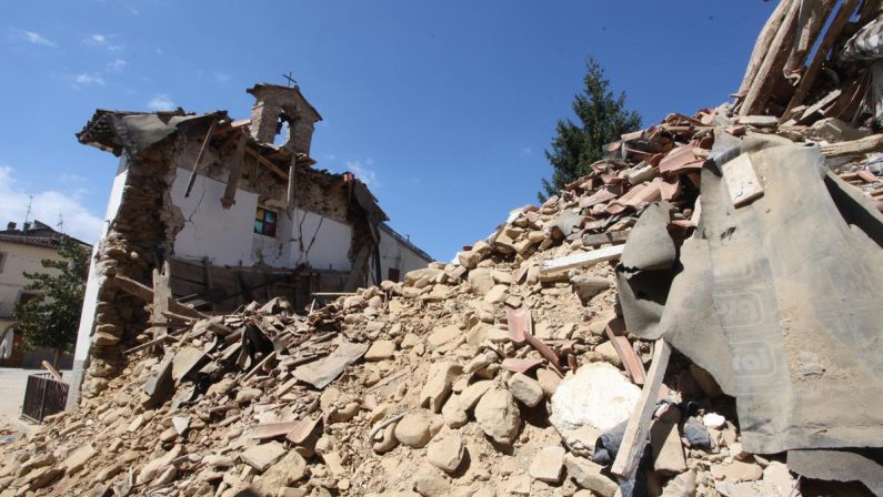 Decennale Terremoto Centro Italia, Mattarella: “Pagina drammatica della Repubblica”. Meloni: “Non dimenticheremo”