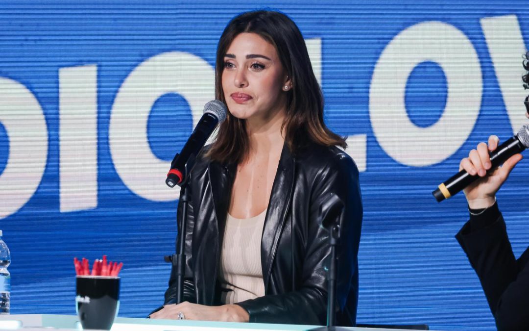 Belen, le foto di Luna Marì diventano un caso: la polemica sullo ‘sharenting’