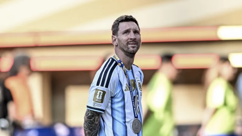 Messi saluta il padre con una lettera: “Non ci credo ancora, non so quanto giocherò”