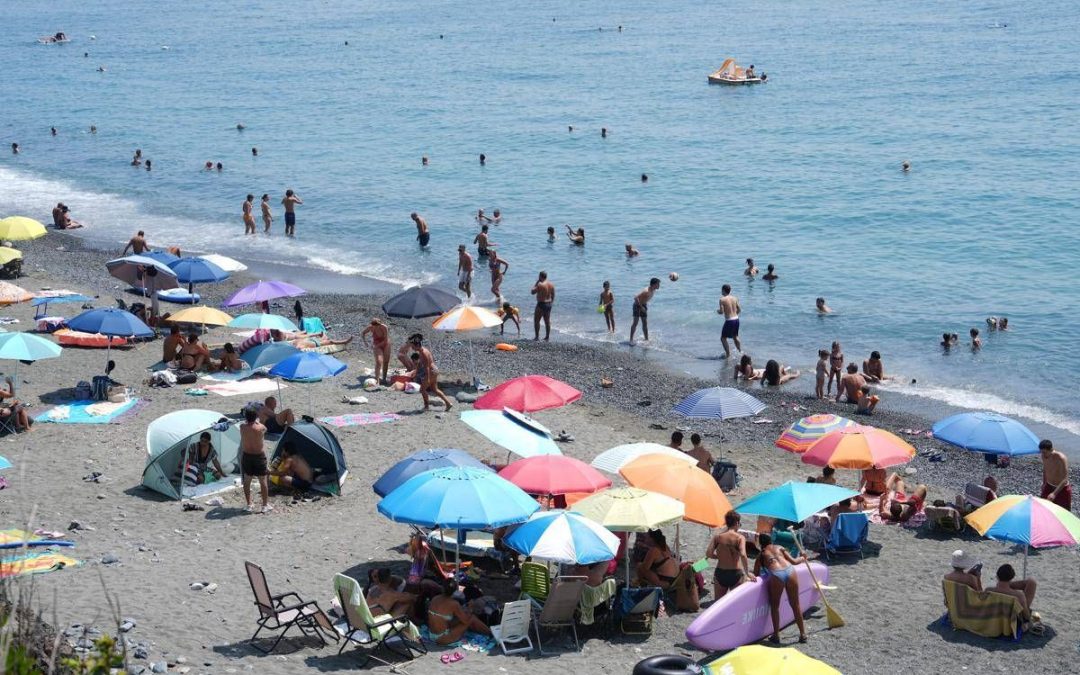 Lecce, si sente male mentre nuota con gli amici: morto 19enne