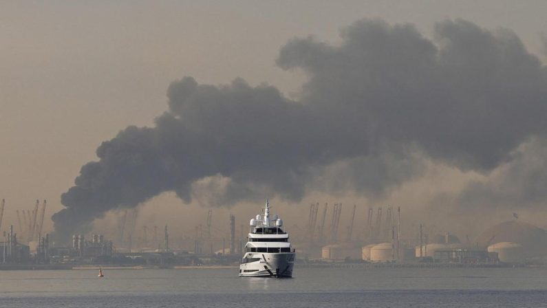 Usa, primo raid contro Iran dopo un mese. Missili e droni di Teheran contro Giordania e Emirati