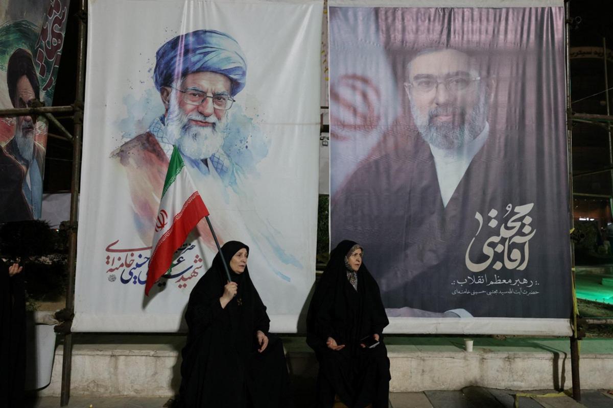 https://www.quotidianodelsud.it/wp-content/uploads/2026/08/iran-manifesto-khamenei-ali-mojtaba-afp.jpeg