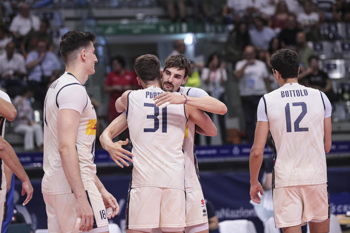 https://www.quotidianodelsud.it/wp-content/uploads/2026/08/italia-pallavolo-giannelli-ipa-fg-1.jpeg