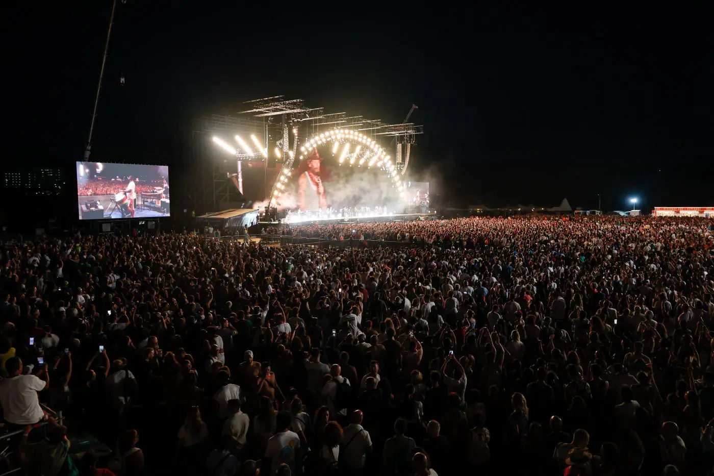 https://www.quotidianodelsud.it/wp-content/uploads/2026/08/jovanotti-1.jpg