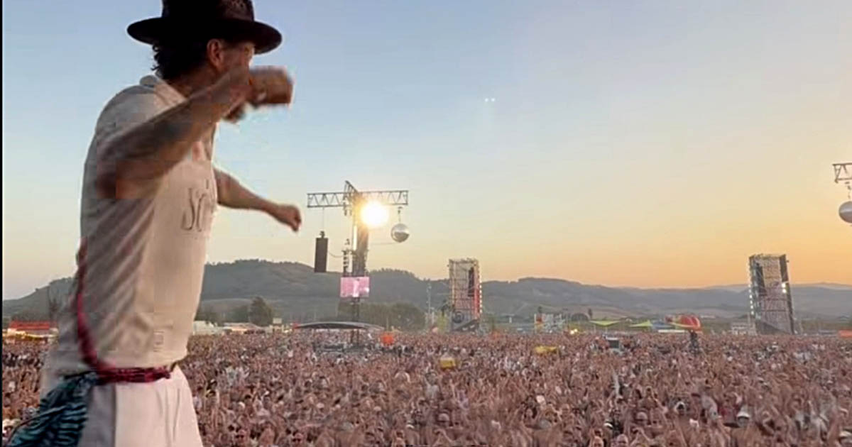 https://www.quotidianodelsud.it/wp-content/uploads/2026/08/jovanotti-7.jpeg
