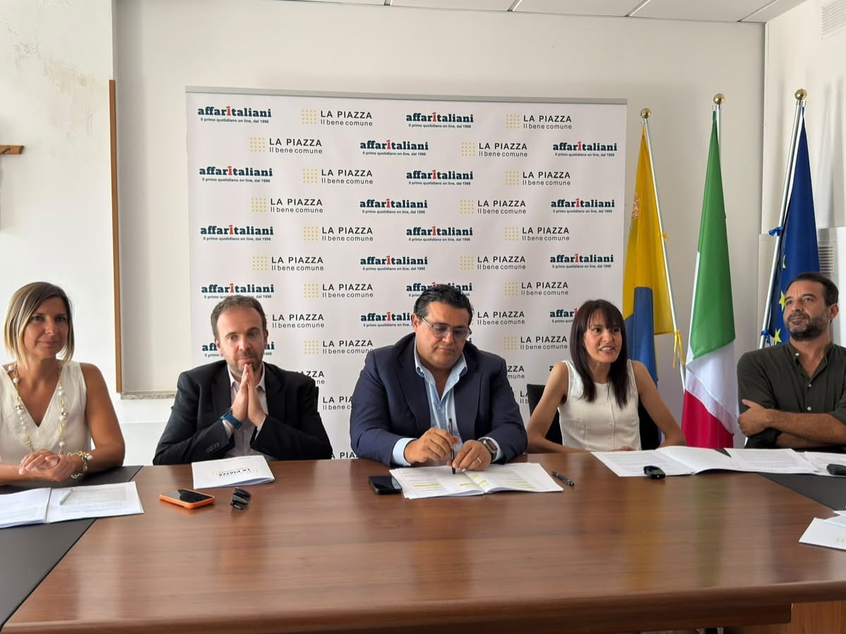 https://www.quotidianodelsud.it/wp-content/uploads/2026/08/la-piazza.jpeg