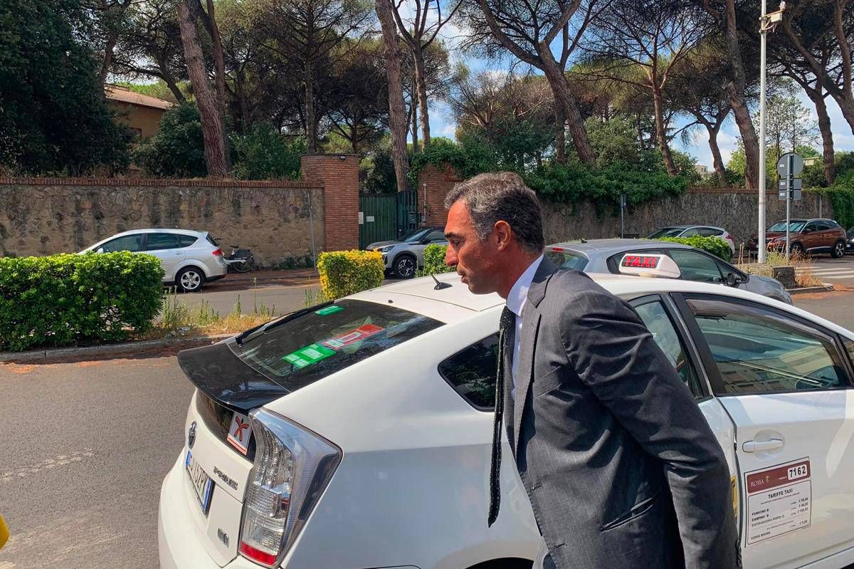 https://www.quotidianodelsud.it/wp-content/uploads/2026/08/lavitola-avvocato-cola-adn.jpeg