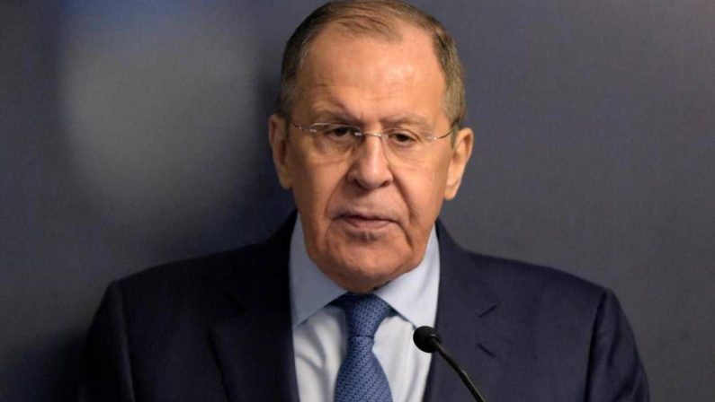 Russia, Lavrov: “Piani Nato per l’Artico aumentano rischio conflitto armato”