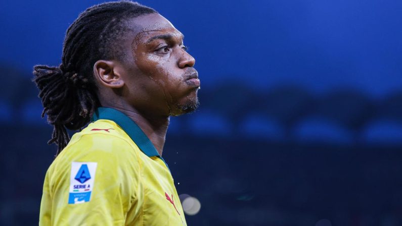 Leao resta al Milan? L’Aston Villa frena, per il portoghese spunta il Tottenham