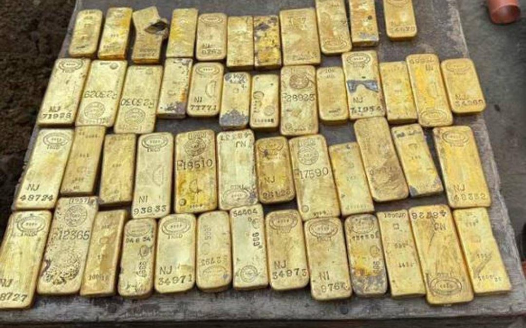 Belgio, operai trovano un tesoro durante uno scavo: monete e lingotti da 9 milioni di euro
