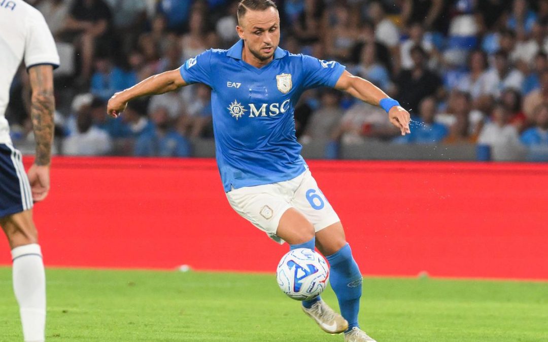 Napoli-Como, gol annullato a Lobotka e Allegri protesta