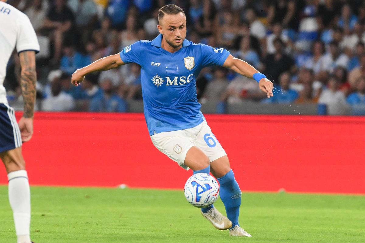 https://www.quotidianodelsud.it/wp-content/uploads/2026/08/lobotka-napoli-ipa-fg.jpeg