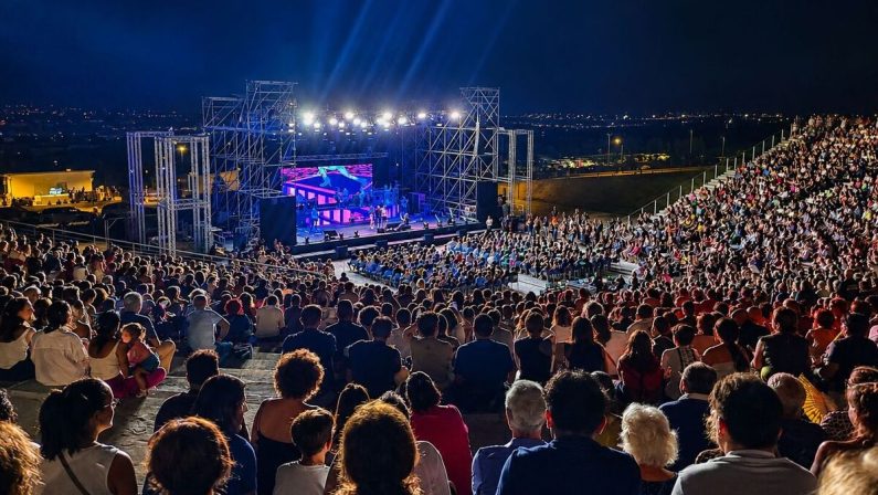 Locri, la magia di Loredana Bertè incanta l’Anfiteatro Epizephiri