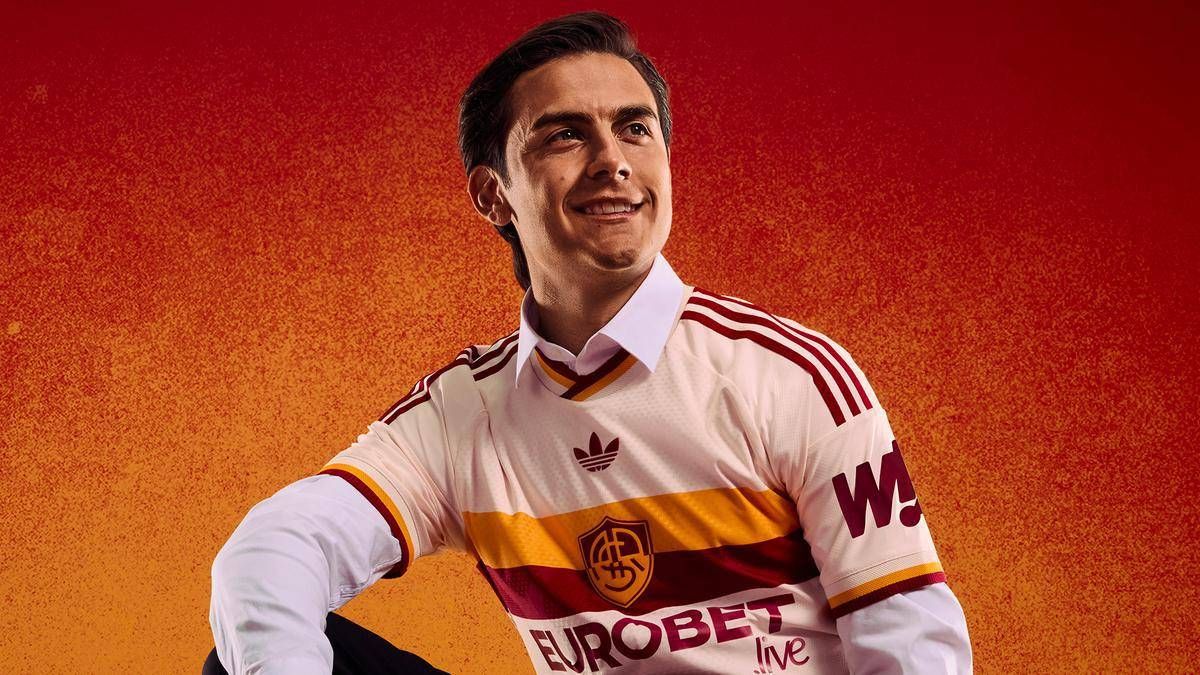 https://www.quotidianodelsud.it/wp-content/uploads/2026/08/maglia-roma.jpeg