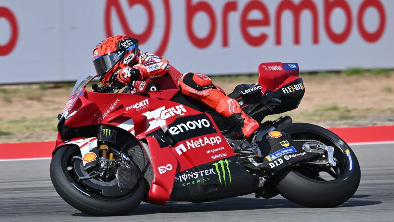 Marc Marquez vince la Sprint Race ad Aragon, Bezzecchi scatterà dalla pole in gara