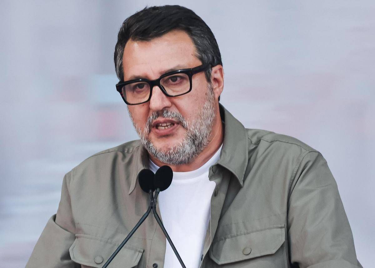 https://www.quotidianodelsud.it/wp-content/uploads/2026/08/matteosalvini-occhiali-ipa-fg.jpeg