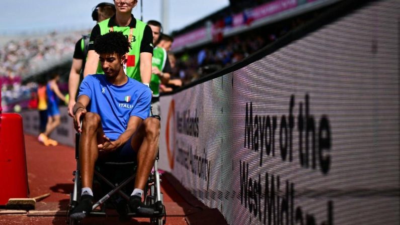 Furlani, nuovo infortunio agli Europei: l’azzurro lascia lo stadio in sedia a rotelle