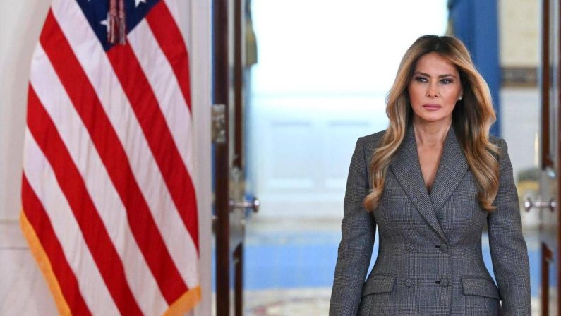 Melania Trump torna in pubblico dopo un mese: il nuovo progetto e la risposta alle critiche