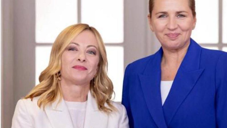 Meloni e la premier danese Frederiksen: “Unite per difendere Europa, no a immigrazione incontrollata”