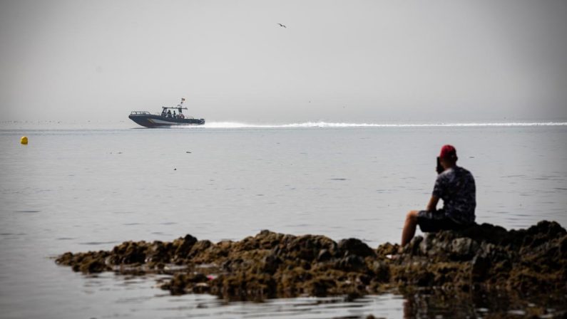 Ceuta, migranti dal Marocco arrivati a Gibilterra. El Mundo: “Venti persone bloccate”