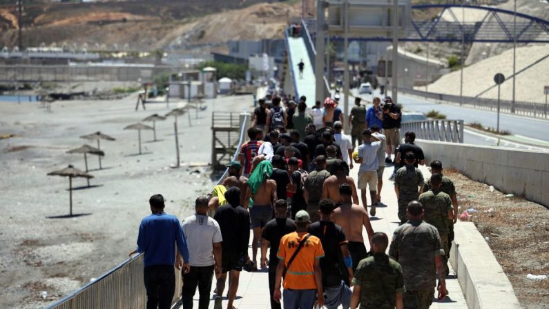 Crisi Ceuta, vertice straordinario dei ministri dell’Interno Ue: Italia chiede più controlli alle frontiere