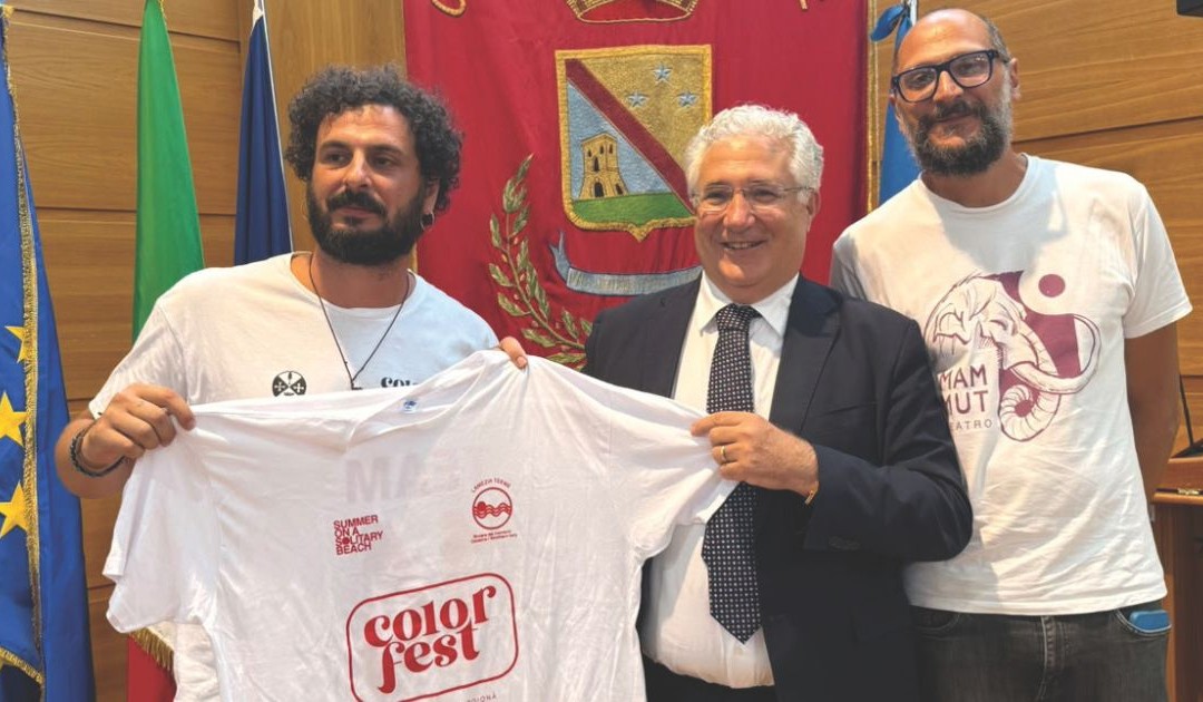 Mirko Perri, il sindaco Mario Murone e Armando Canzoniere