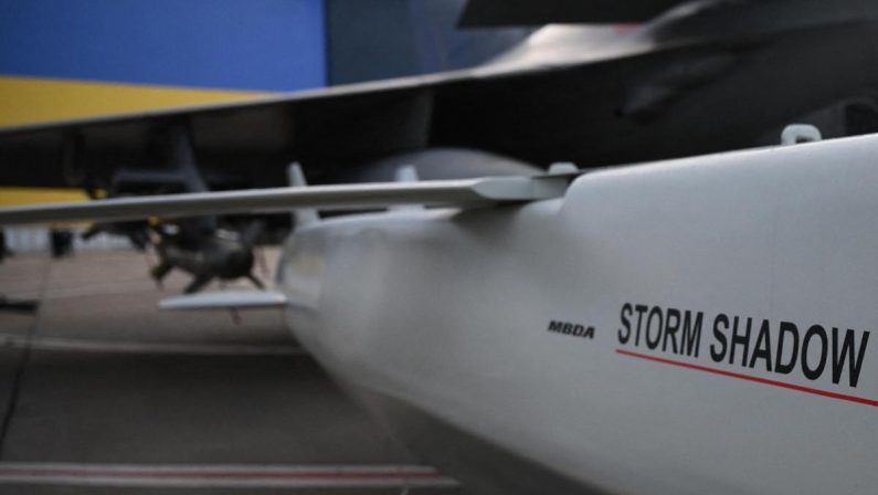 Ucraina potrà produrre missili Storm Shadow, sì di Regno Unito e Francia