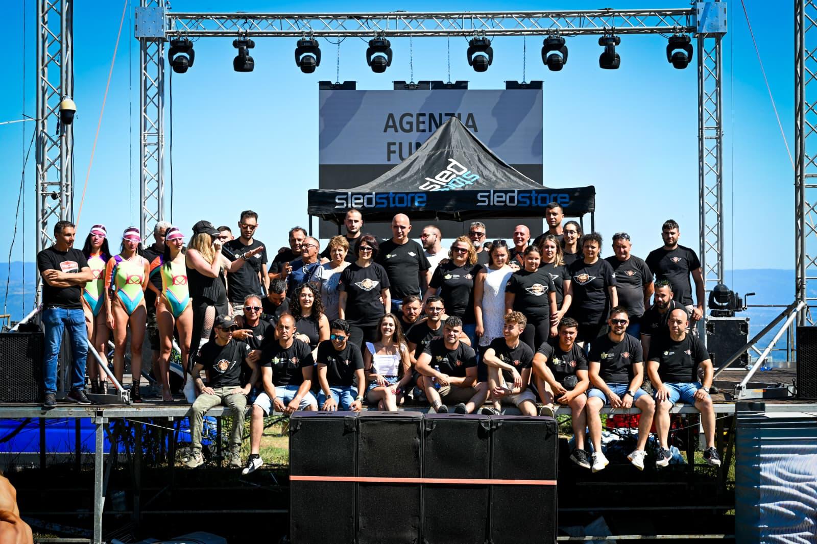 https://www.quotidianodelsud.it/wp-content/uploads/2026/08/moto-raduno-foto-di-gruppo.jpg