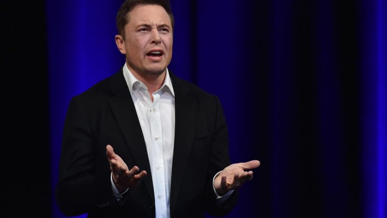 Tesla, problemi per Musk: tre milioni di auto ‘richiamate’ in Cina