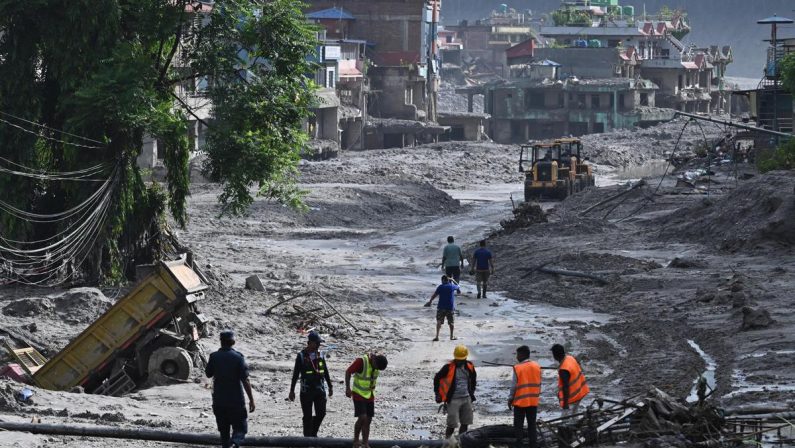 Alluvione in Nepal, 750 morti e oltre tremila dispersi nel fango: avanti i soccorsi