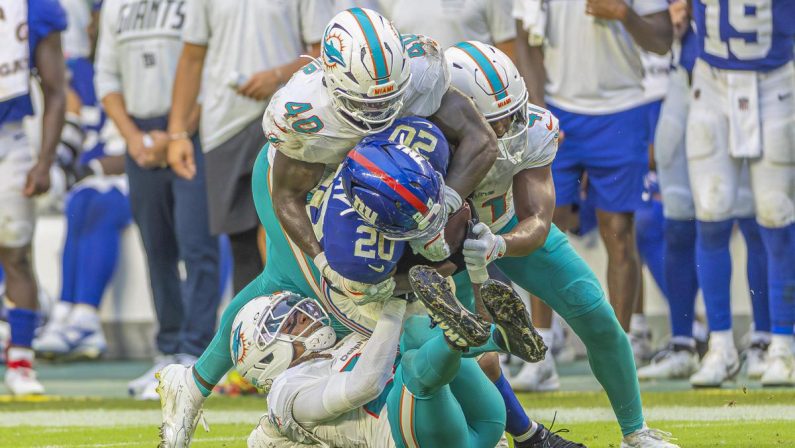 Un giocatore su 4 rischia lesioni al cervello, lo studio sul football NFL e l’allarme