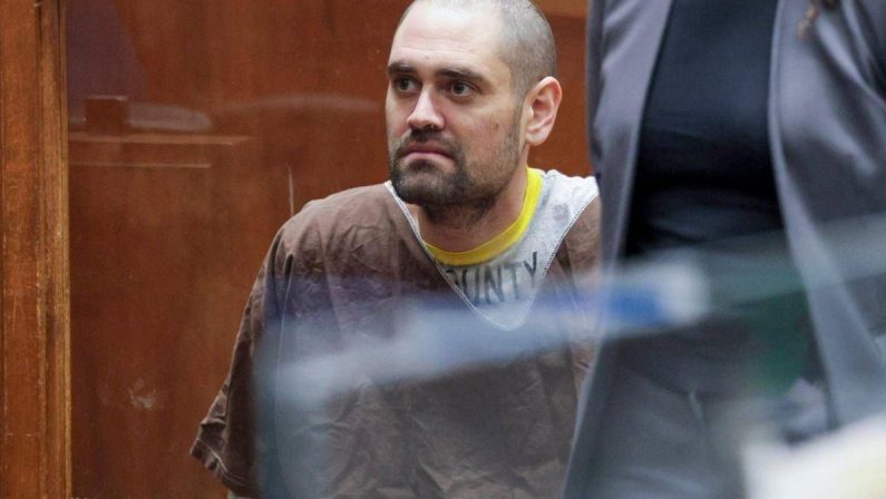 Omicidio di Rob Reiner e della moglie, incriminato il figlio Nick: l’aggravante dell’agguato premeditato