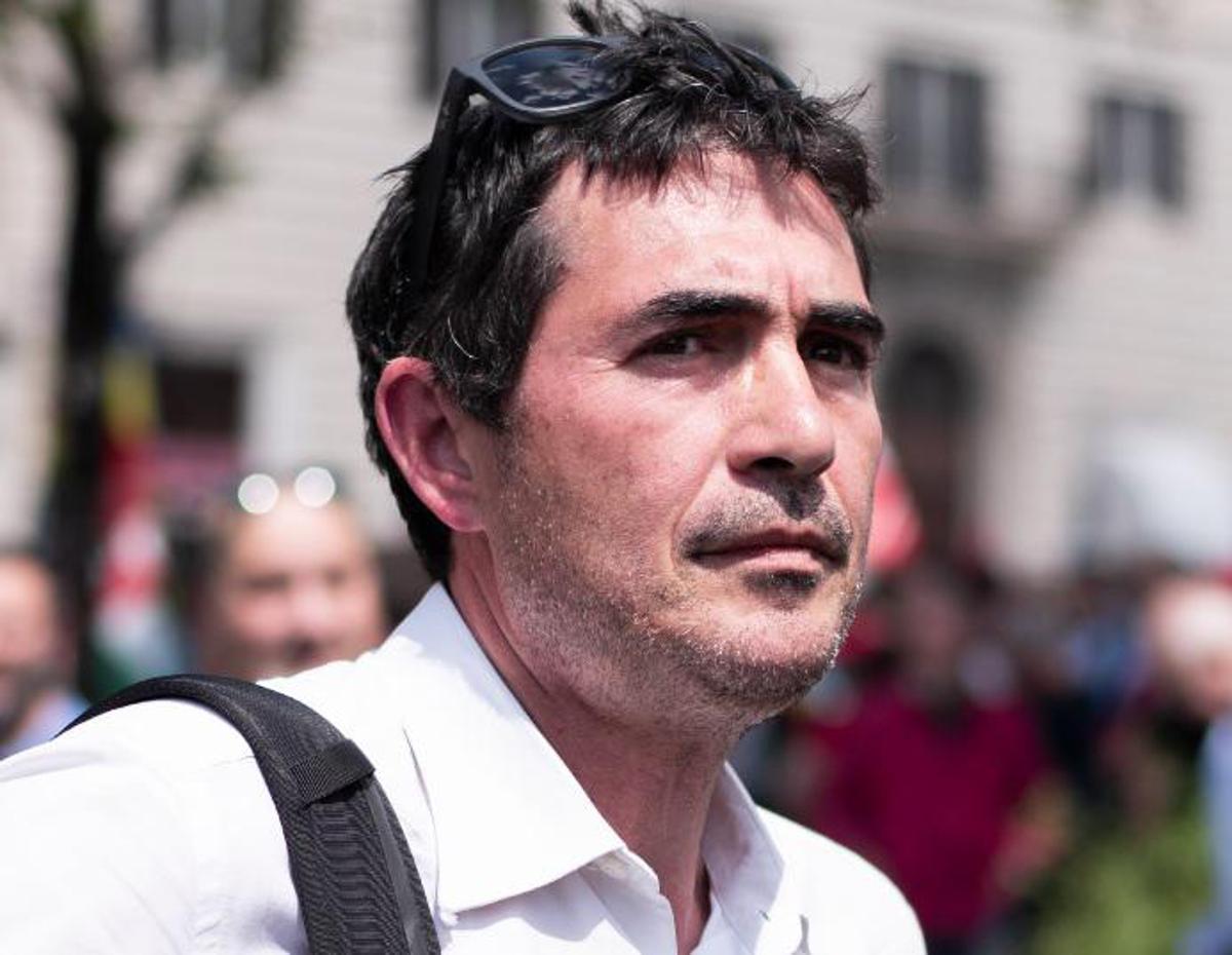 https://www.quotidianodelsud.it/wp-content/uploads/2026/08/nicolafratoianni-camicia-fg.jpeg