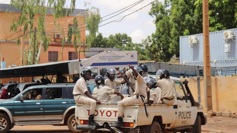 Niger, caos a Niamey: esplosioni e spari, interrotte trasmissioni tv