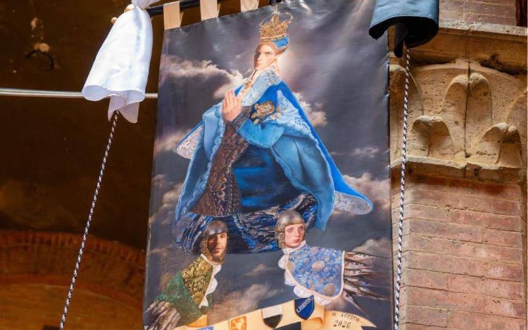 Palio di Siena 16 agosto, il Drappellone fa discutere: polemiche sul volto della Madonna ‘androgina’