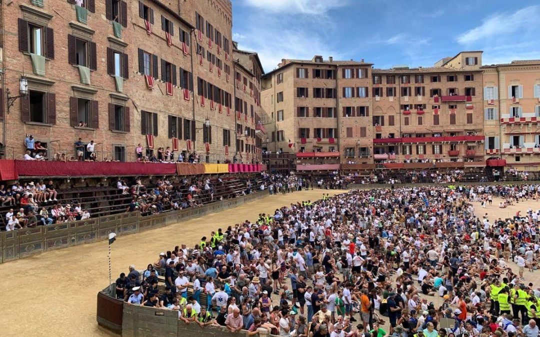 Palio di Siena, oggi si corre l’Assunta – Diretta