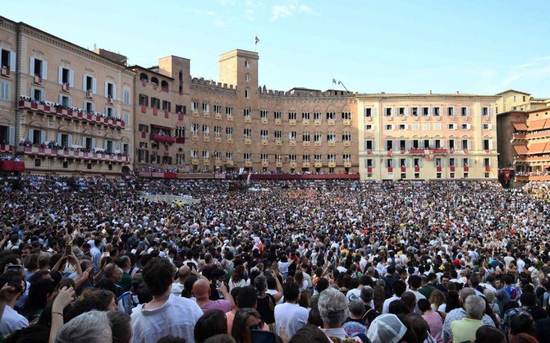 Palio di Siena, domani la grande sfida dell’Assunta: dove vederla in tv