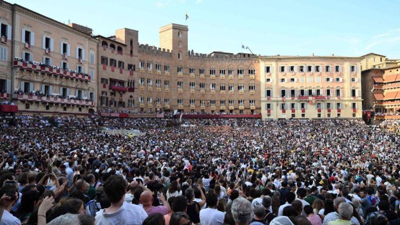 Palio di Siena, domani la grande sfida dell’Assunta: dove vederla in tv
