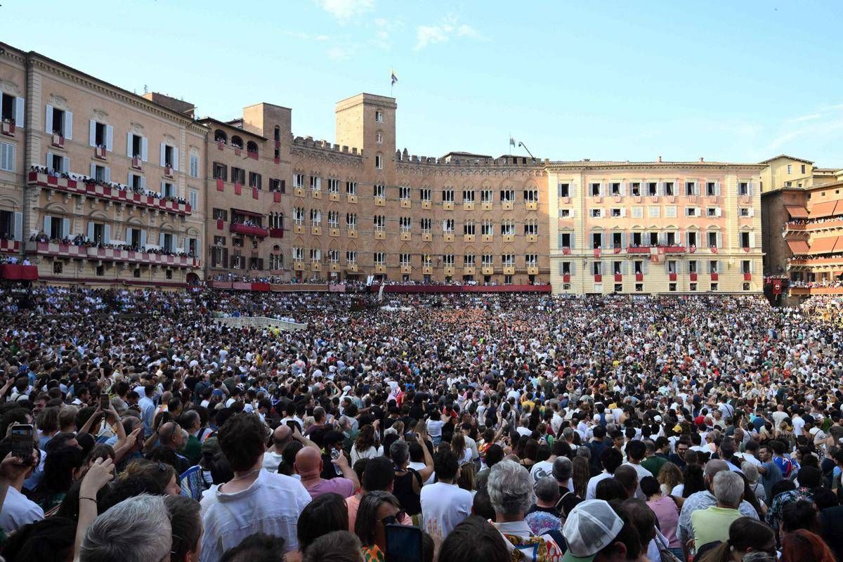 https://www.quotidianodelsud.it/wp-content/uploads/2026/08/palio-siena-2025-ipa.jpeg