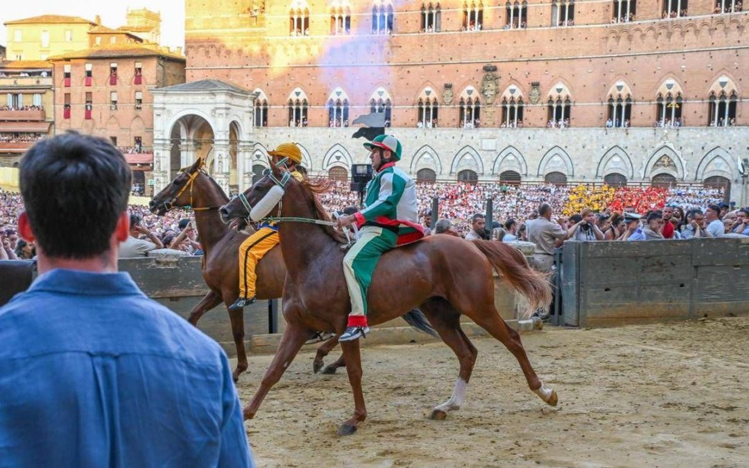 Palio di Siena, oggi l’Assunta: orario, cavalli, fantini e dove vederlo in tv