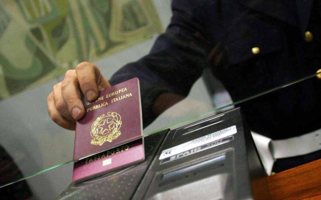 Migranti, Spagna ripristina controlli alle frontiere per viaggiatori dall’Italia