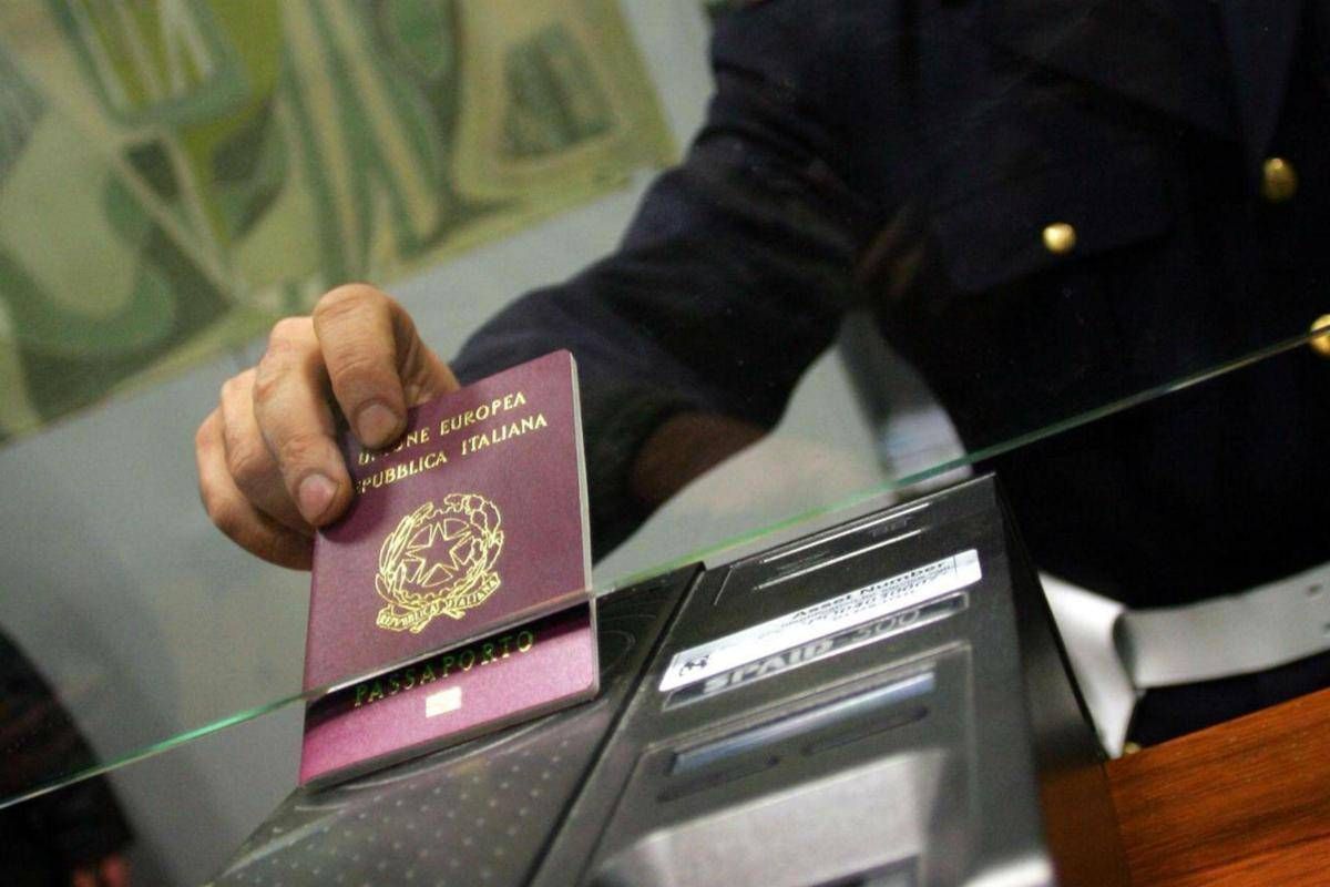 https://www.quotidianodelsud.it/wp-content/uploads/2026/08/passaporto-ftg-45.jpeg