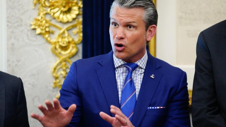 Iran-Usa, Teheran accusa: “Washington in guerra economica dopo aver esaurito armi “. Hegseth: “Non escludiamo ricorso ad attacchi militari”