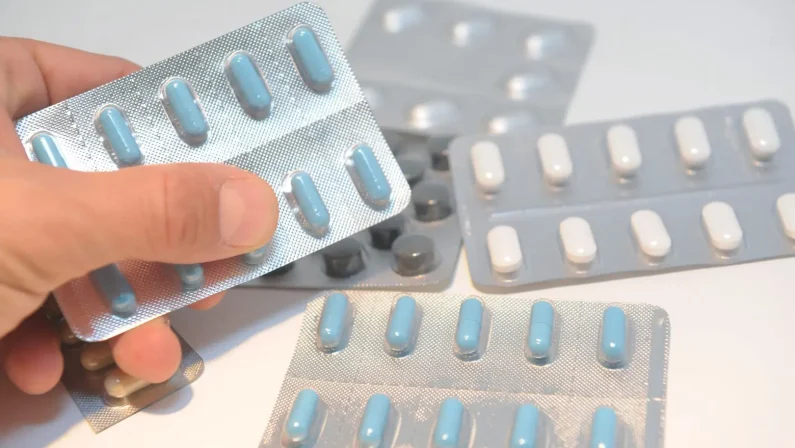 Aifa, nel 2025 circa 18 confezioni di farmaci in media a cittadino: spesi 39,3 miliardi